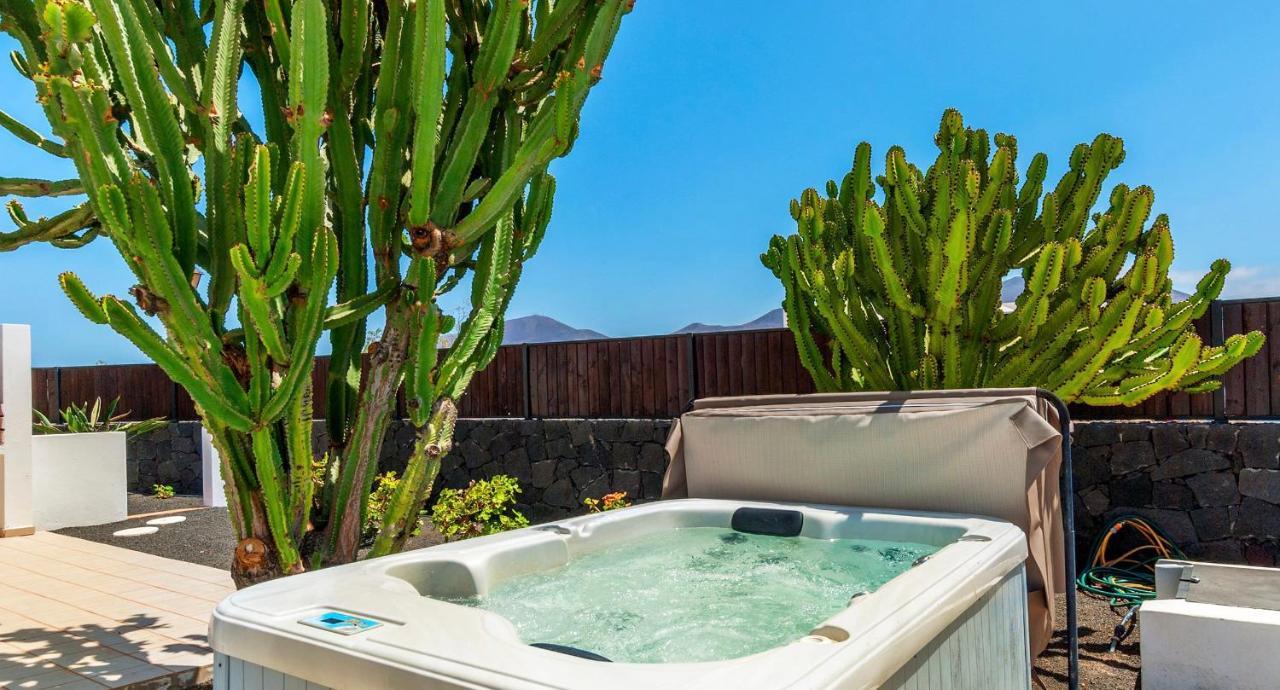 Jacks Place Villa Playablanca Pool Spa Playa Blanca  Exterior photo