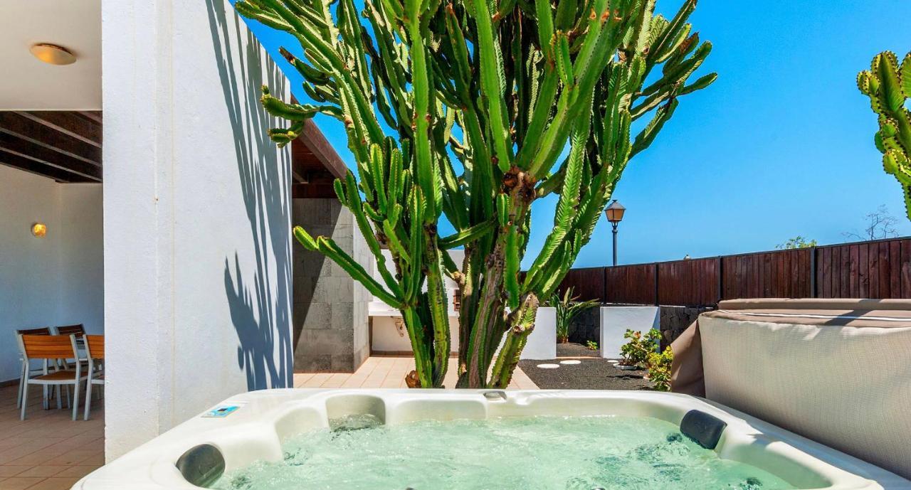 Jacks Place Villa Playablanca Pool Spa Playa Blanca  Exterior photo